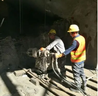 红山水下抗分散灌浆料特点 水下不分散注浆料介绍