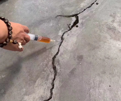 红山混凝土裂缝修补技术详解​